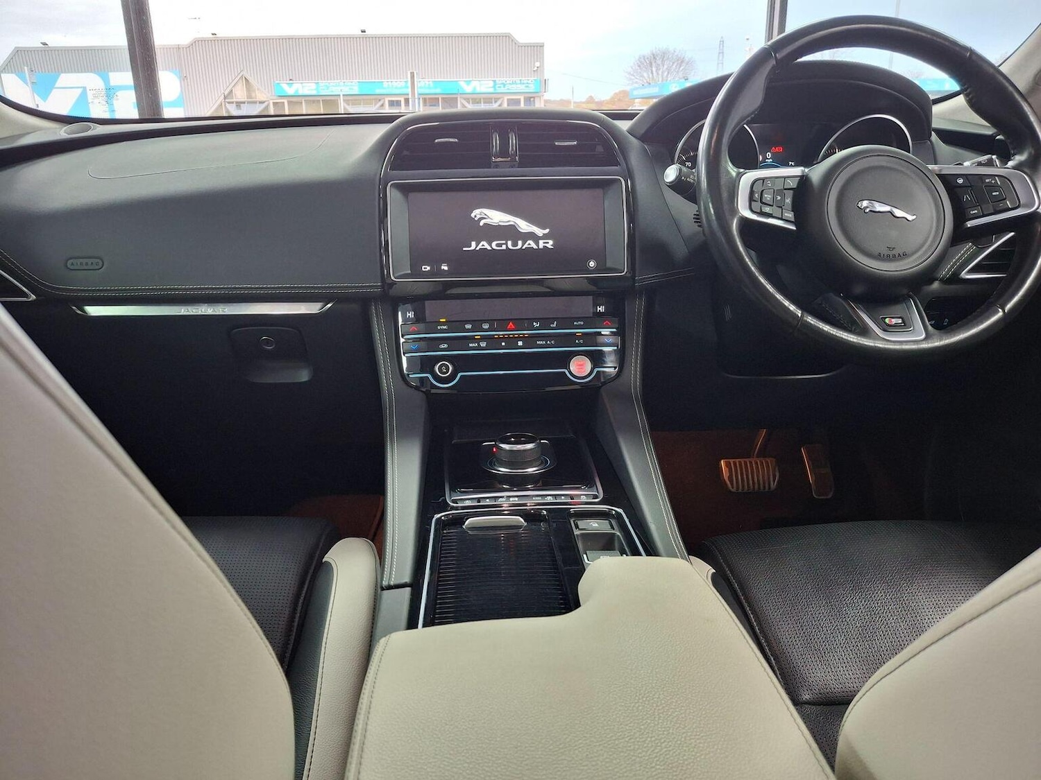 Used Jaguar F-Pace 2020 for sale - 76712665: Photo 83