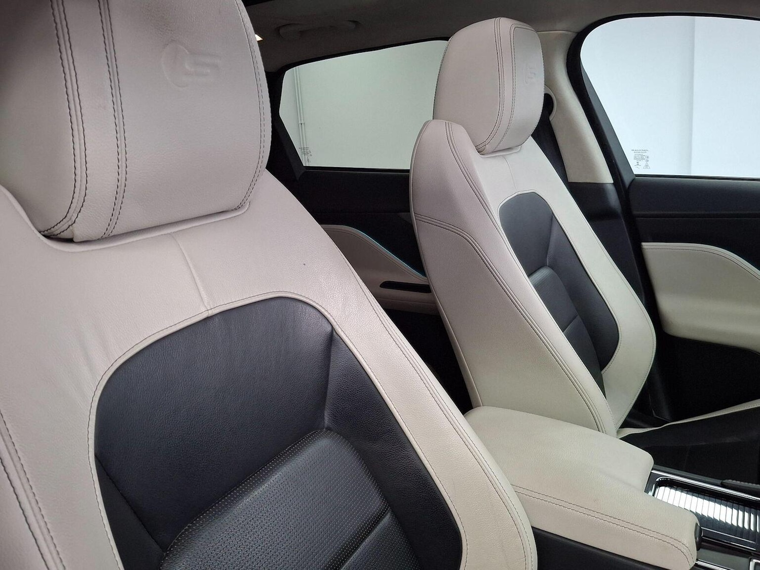 Used Jaguar F-Pace 2020 for sale - 76712665: Photo 93