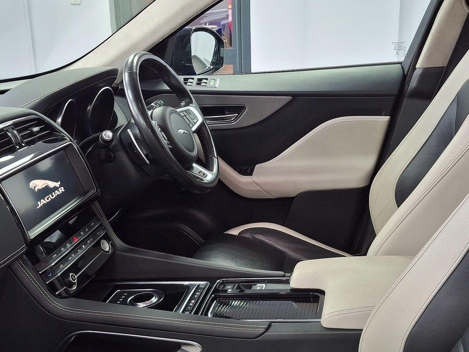 Used Jaguar F-Pace 2020 for sale - 76712665: Photo 95