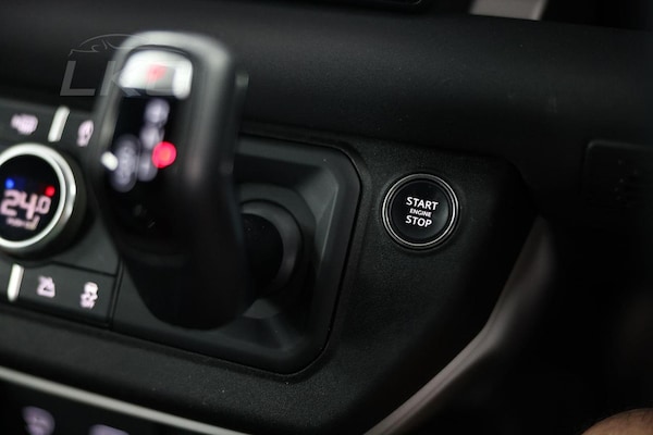 Used Land Rover Defender 90 2022 for sale - 75202563: Photo 31