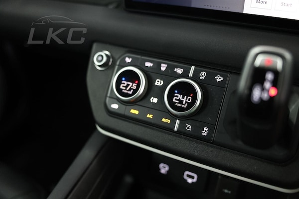 Used Land Rover Defender 90 2022 for sale - 75202563: Photo 32