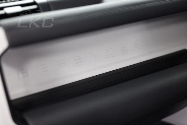 Used Land Rover Defender 90 2022 for sale - 75202563: Photo 42