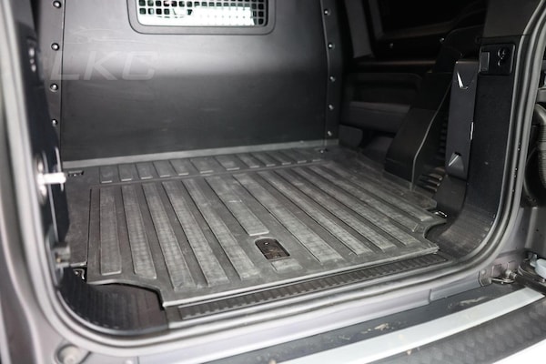 Used Land Rover Defender 90 2022 for sale - 75202563: Photo 47
