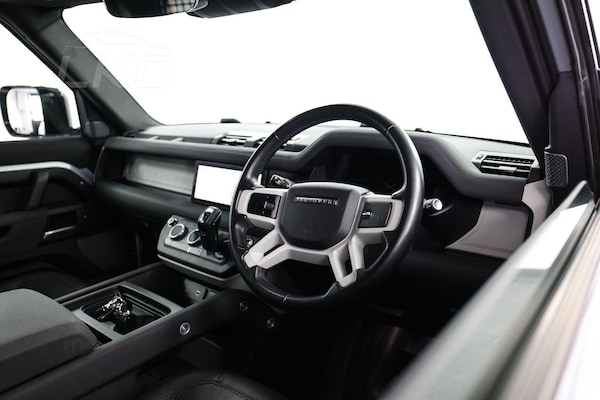 Used Land Rover Defender 90 2022 for sale - 75202563: Photo 48