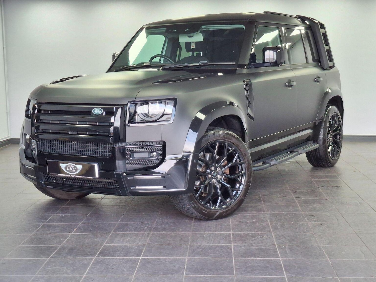 Used Land Rover Defender 2020 for sale - 76896955: Photo 12