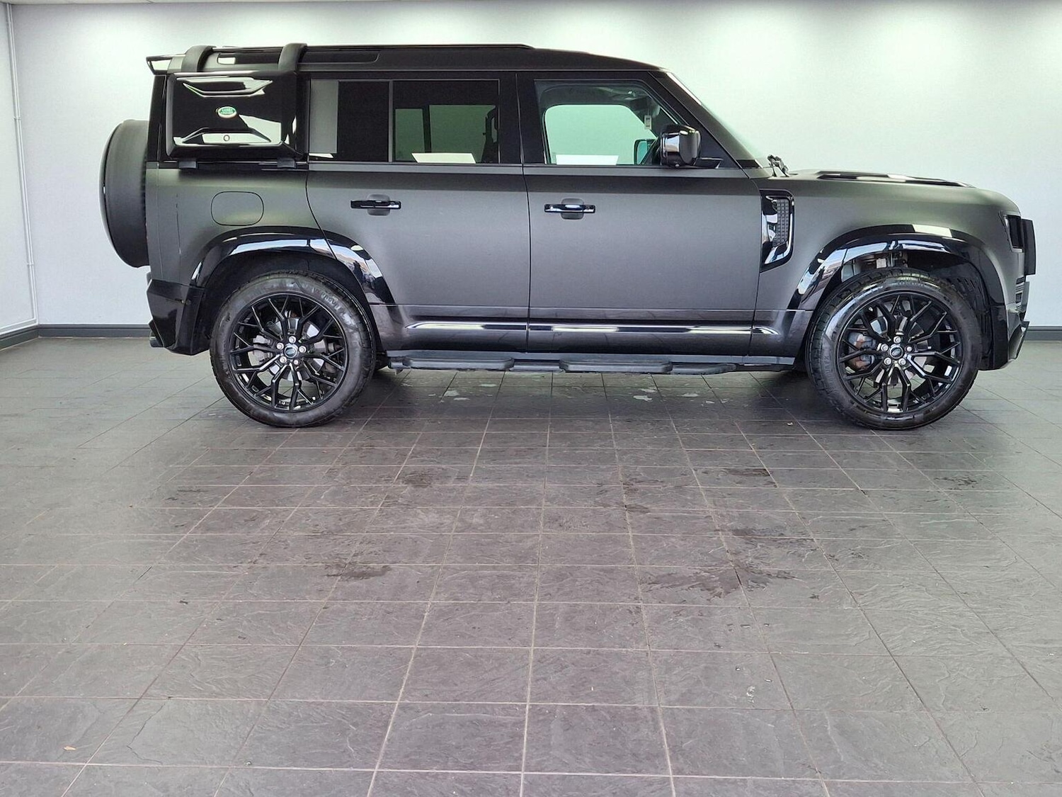 Used Land Rover Defender 2020 for sale - 76896955: Photo 15