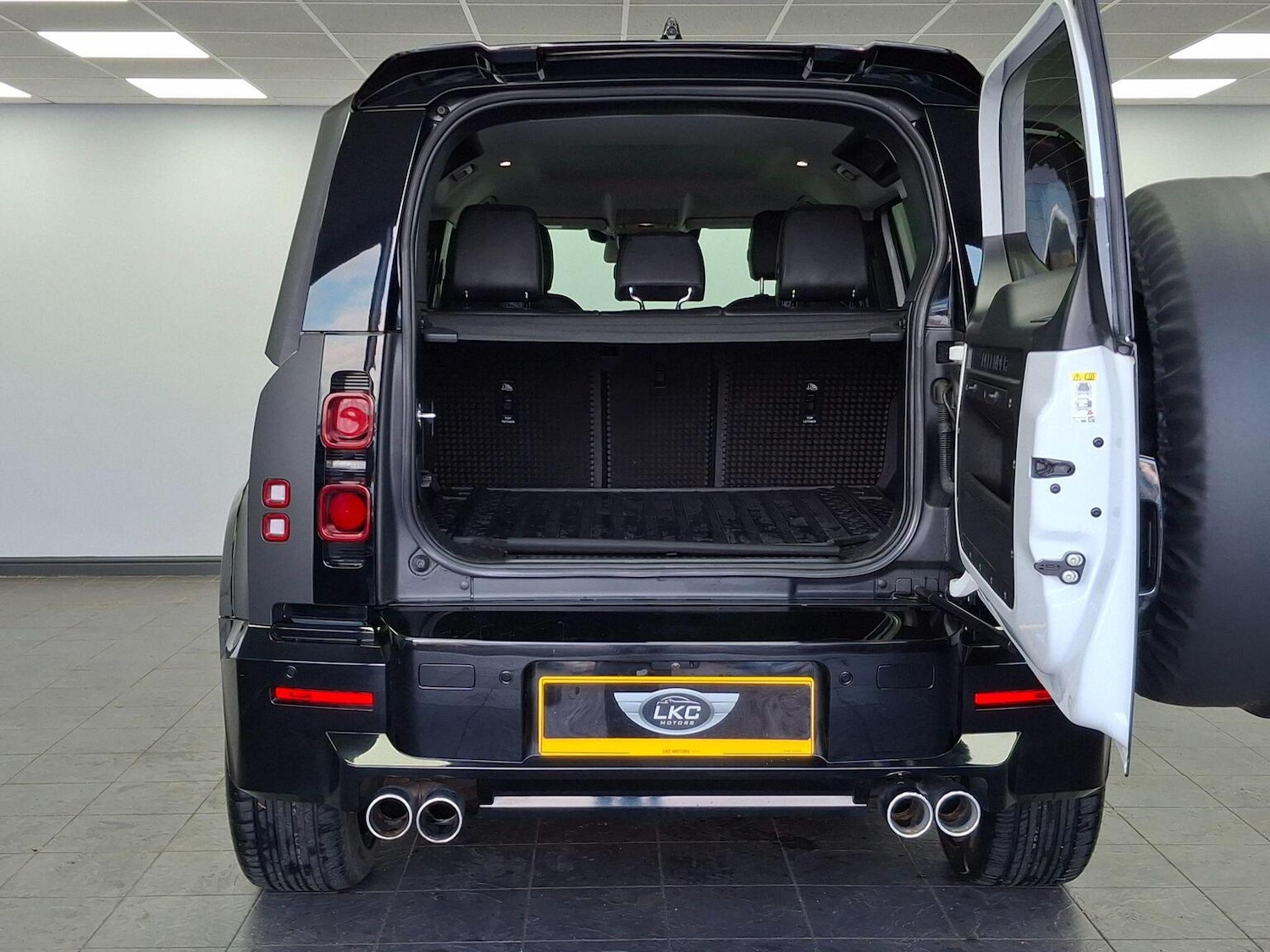 Used Land Rover Defender 2020 for sale - 76896955: Photo 25