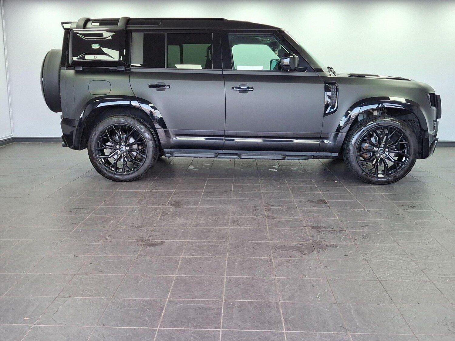 Used Land Rover Defender 2020 for sale - 76896955: Photo 36