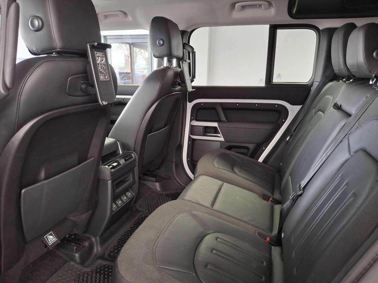 Used Land Rover Defender 2020 for sale - 76896955: Photo 4