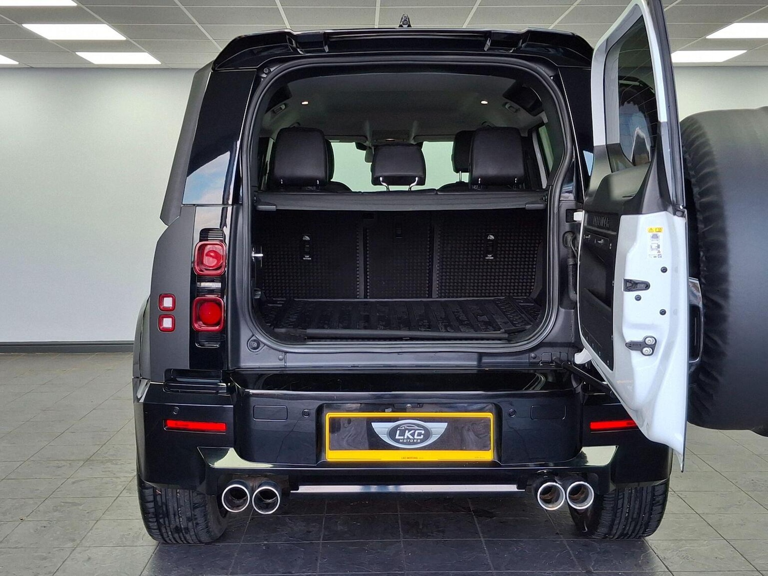 Used Land Rover Defender 2020 for sale - 76896955: Photo 41