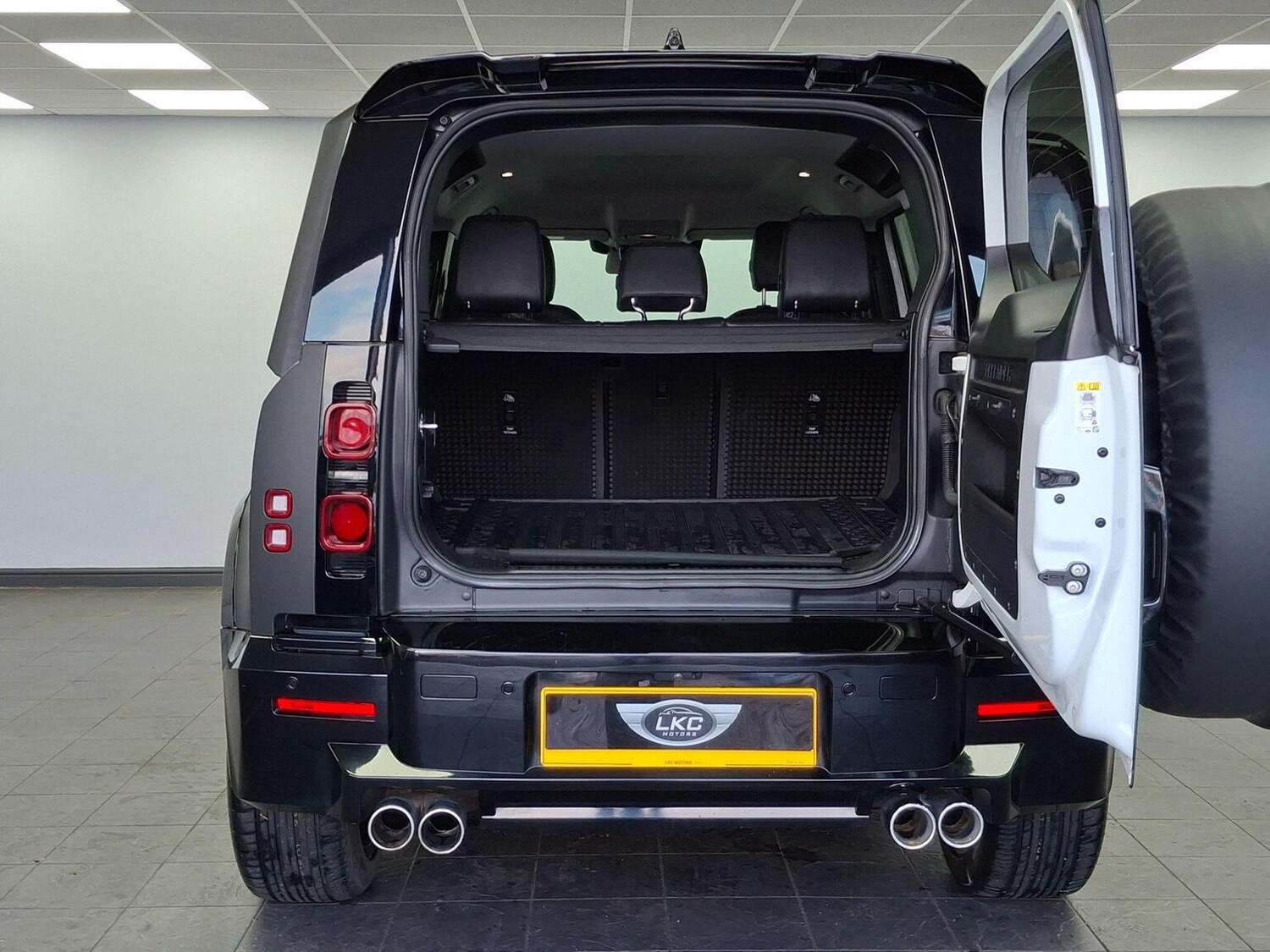 Used Land Rover Defender 2020 for sale - 76896955: Photo 45