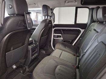 Used Land Rover Defender 2020 for sale - 76896955: Photo