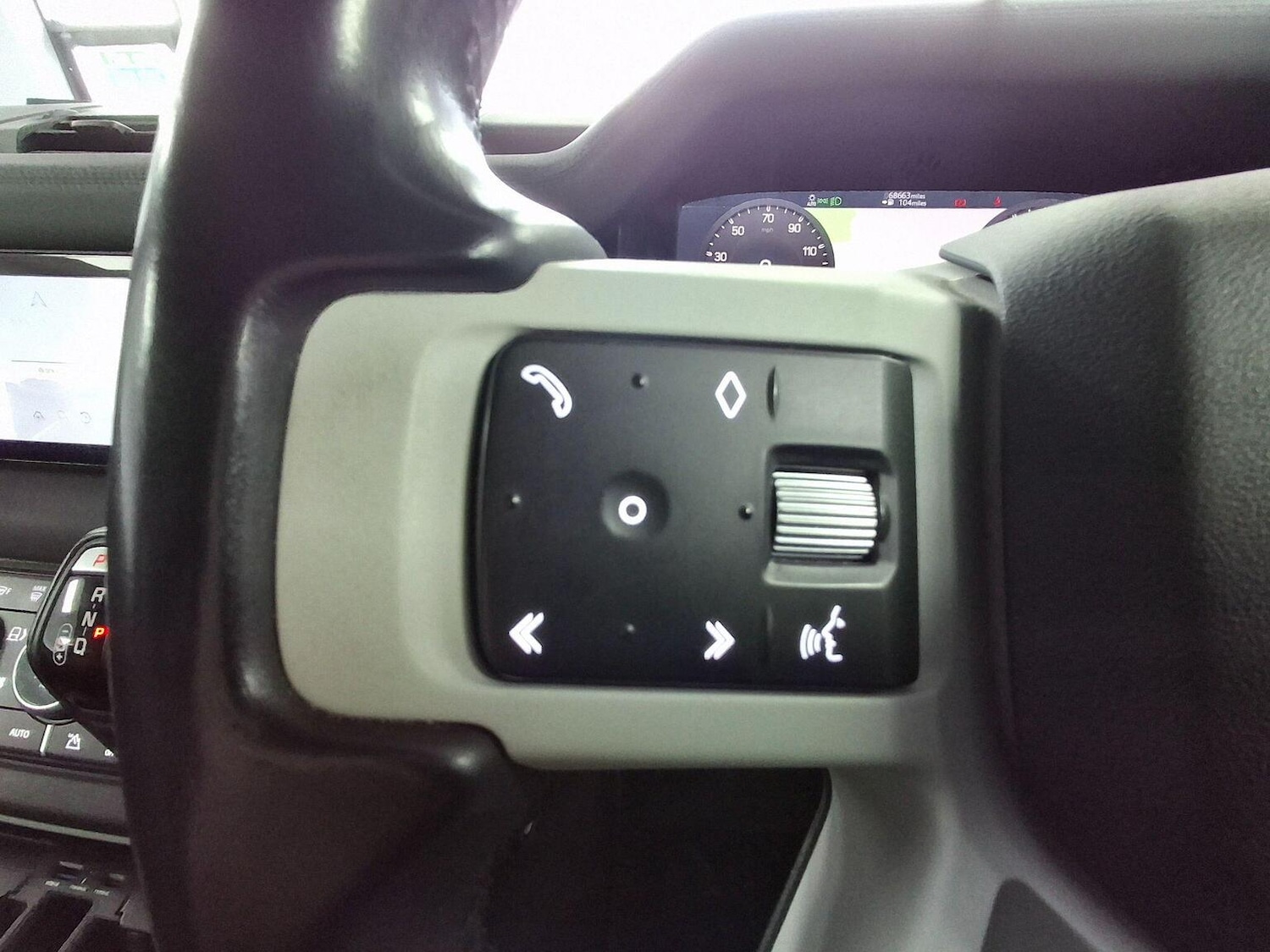 Used Land Rover Defender 2020 for sale - 76896955: Photo 6