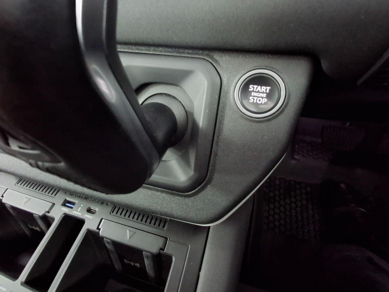 Used Land Rover Defender 2020 for sale - 76896955: Photo 81