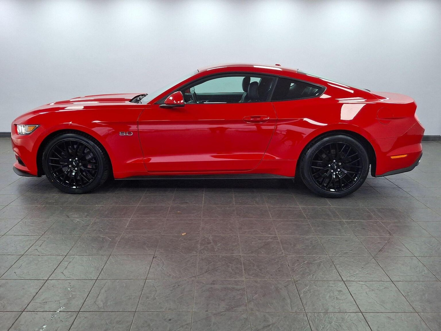 Used Ford Mustang 2017 for sale - 77555080: Photo 2