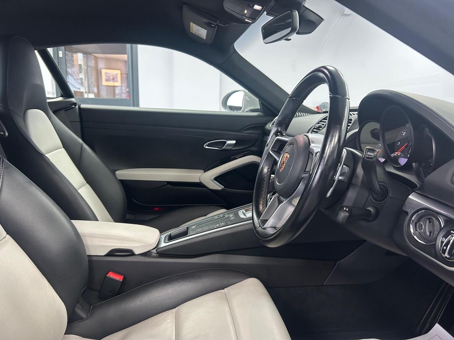 Used Porsche Cayman 2021 for sale - 77049286: Photo 12