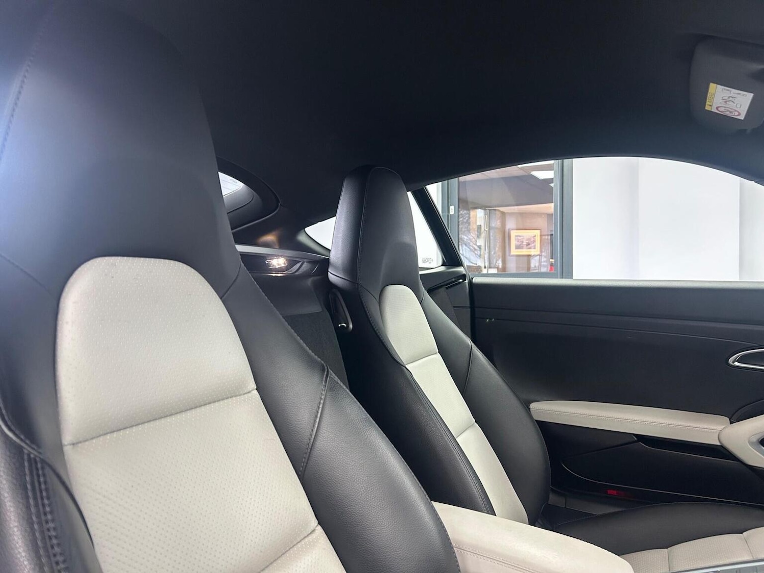 Used Porsche Cayman 2021 for sale - 77049286: Photo 27