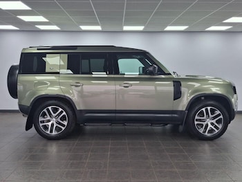 Used Land Rover Defender 110 2021 for sale - 78258176: Photo