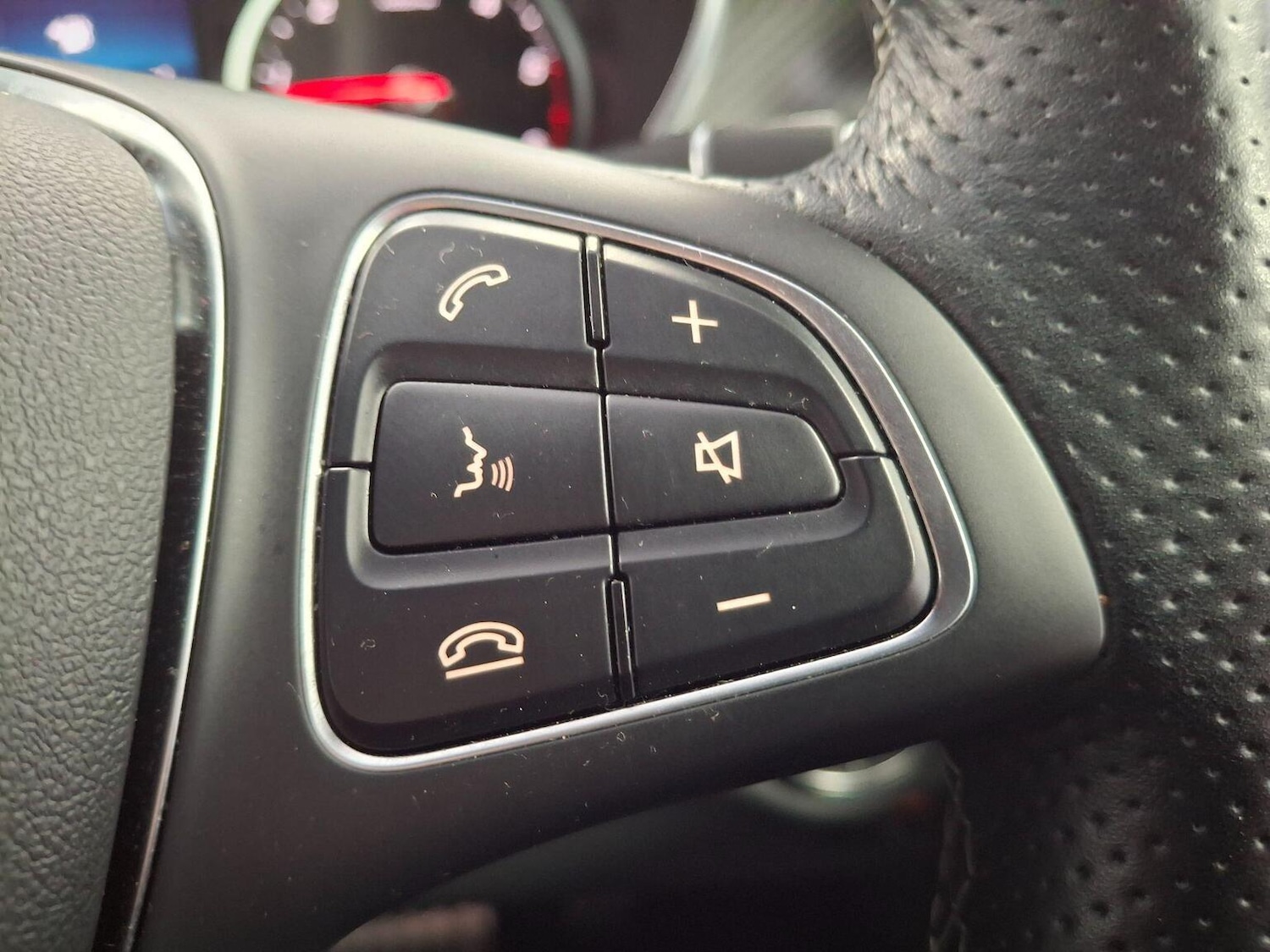 Used Mercedes-Benz V-Class 2023 for sale - 77107671: Photo 18