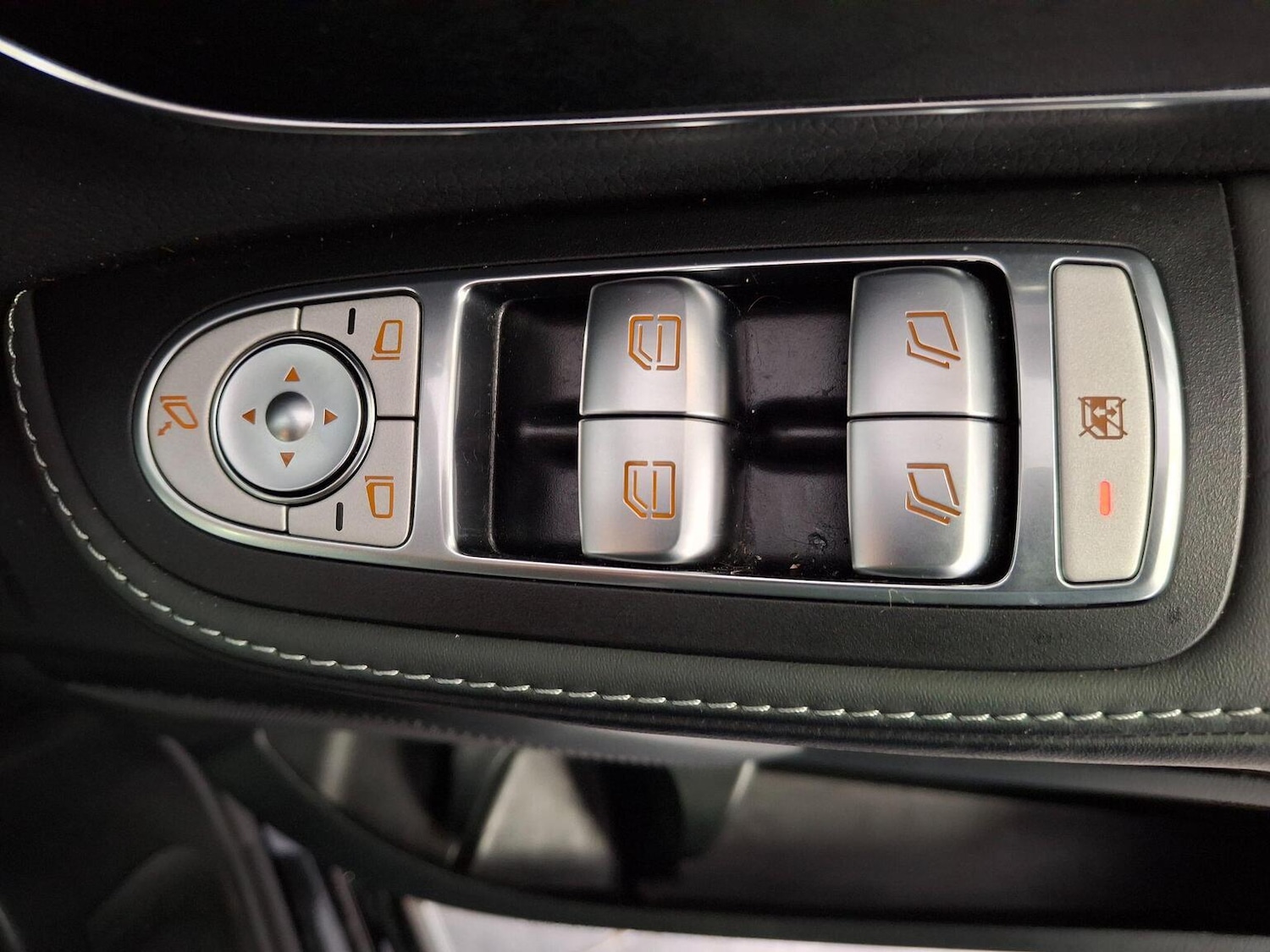 Used Mercedes-Benz V-Class 2023 for sale - 77107671: Photo 21