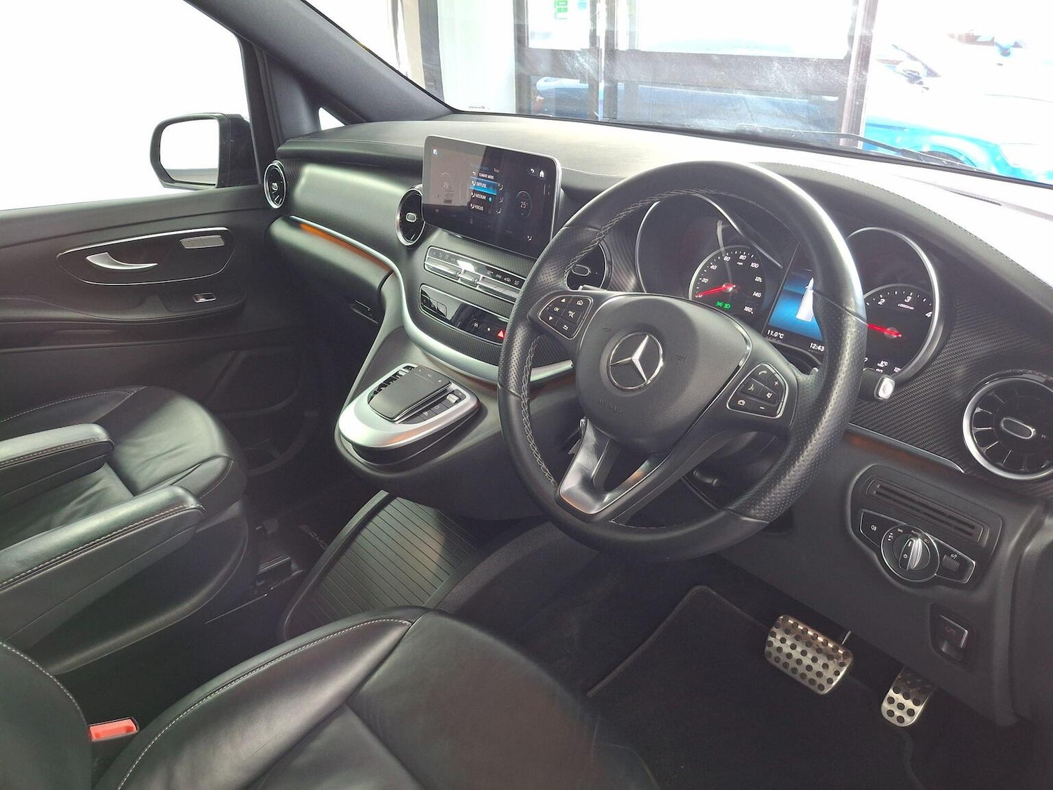 Used Mercedes-Benz V-Class 2023 for sale - 77107671: Photo 25