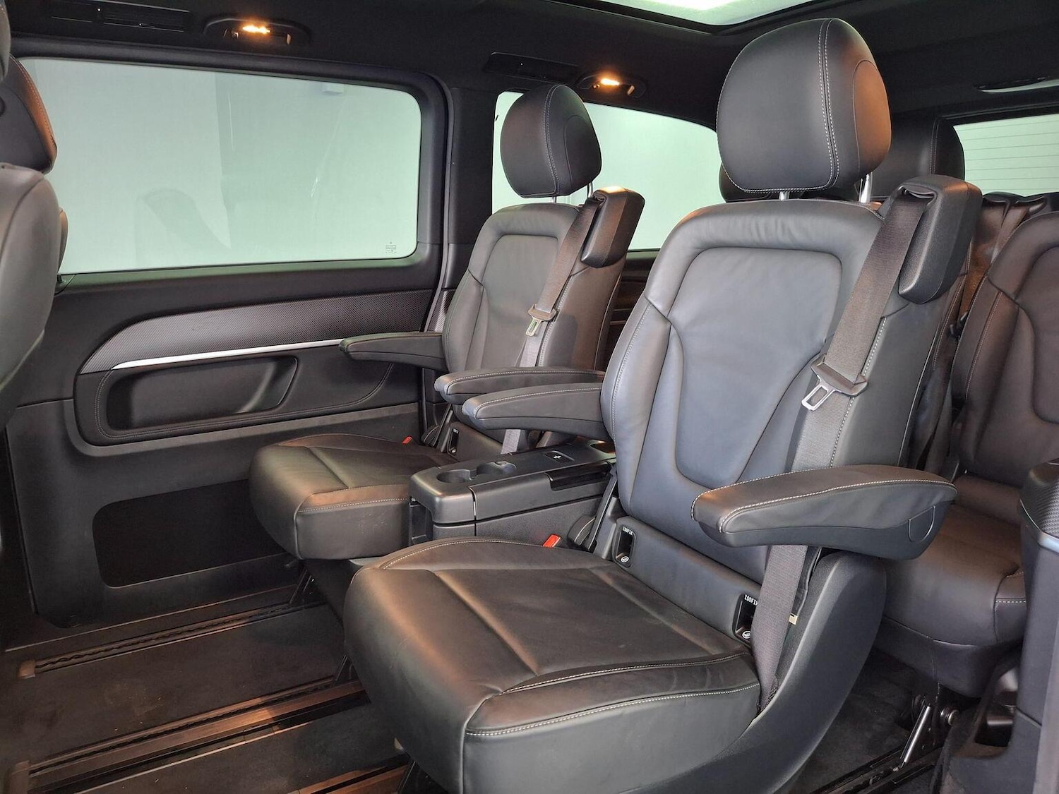 Used Mercedes-Benz V-Class 2023 for sale - 77107671: Photo 53