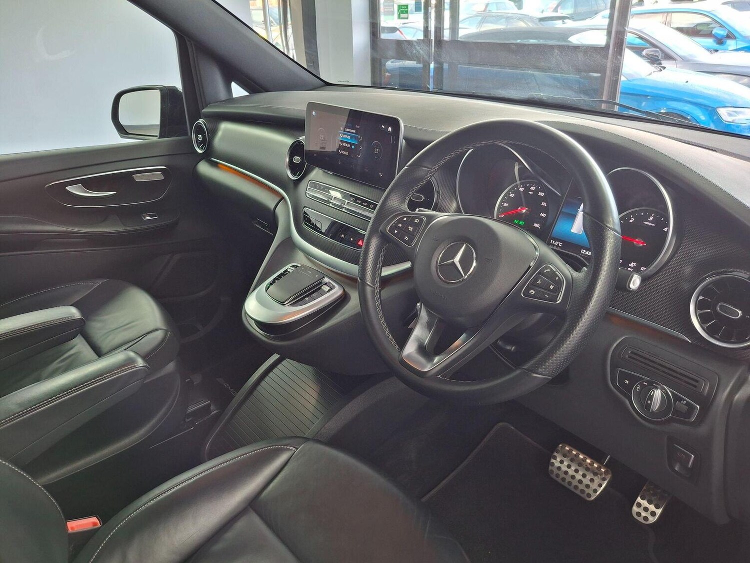 Used Mercedes-Benz V-Class 2023 for sale - 77107671: Photo 6