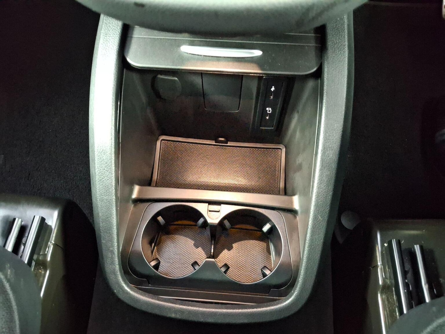 Used Mercedes-Benz V-Class 2023 for sale - 77107671: Photo 64