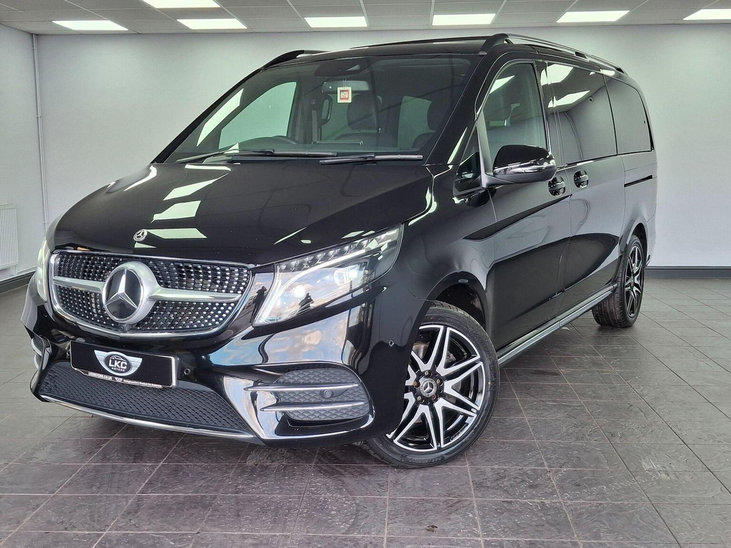 Used Mercedes-Benz V-Class 2023 for sale - 77107671: Photo 66