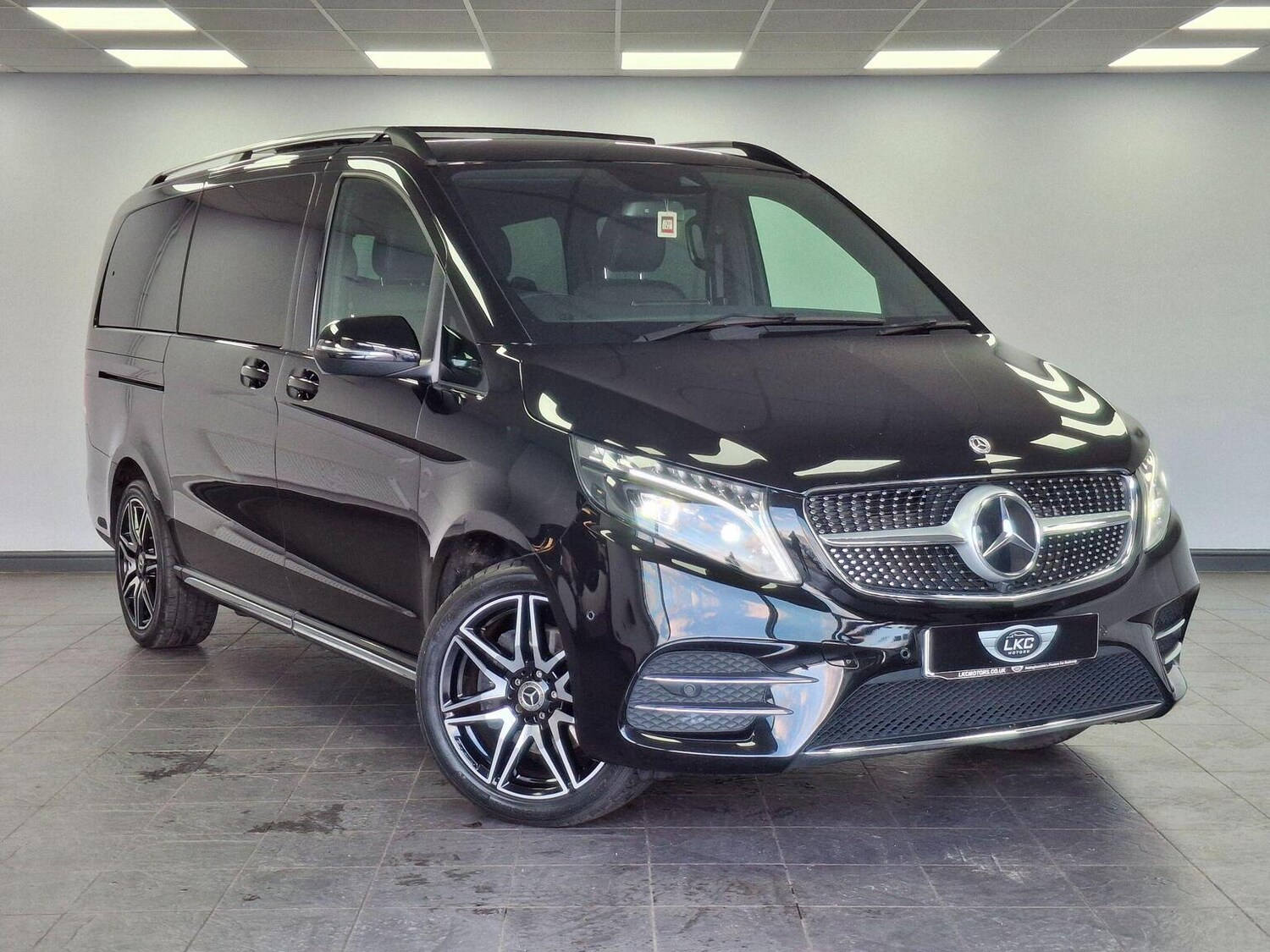 Used Mercedes-Benz V-Class 2023 for sale - 77107671: Photo 70