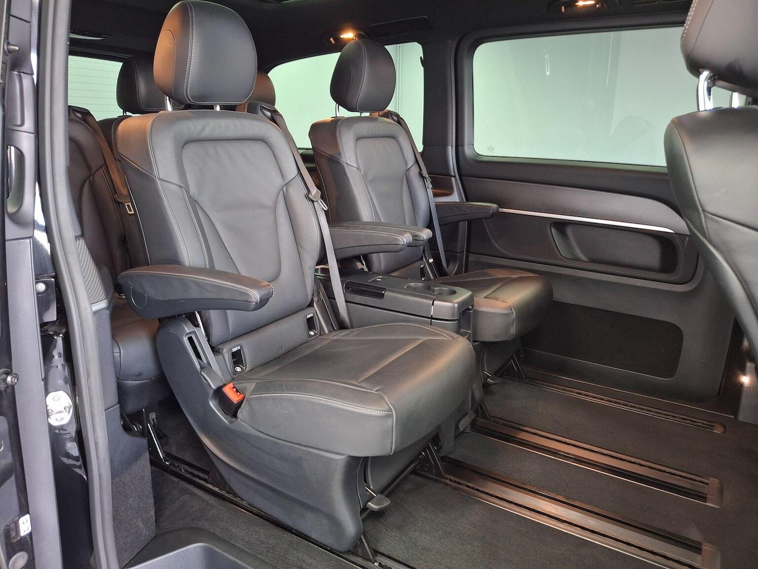 Used Mercedes-Benz V-Class 2023 for sale - 77107671: Photo 73