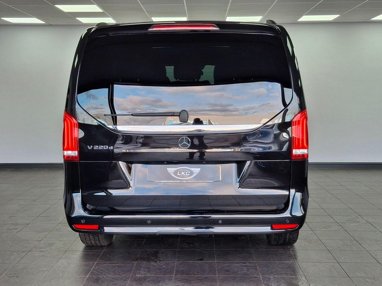 Used Mercedes-Benz V-Class 2023 for sale - 77107671: Photo 81