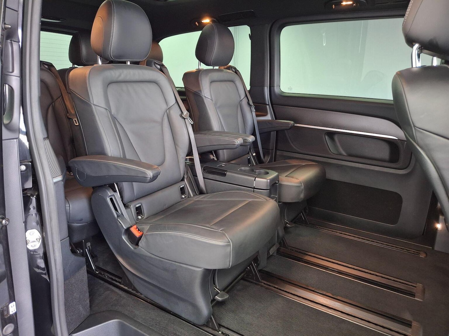 Used Mercedes-Benz V-Class 2023 for sale - 77107671: Photo 9