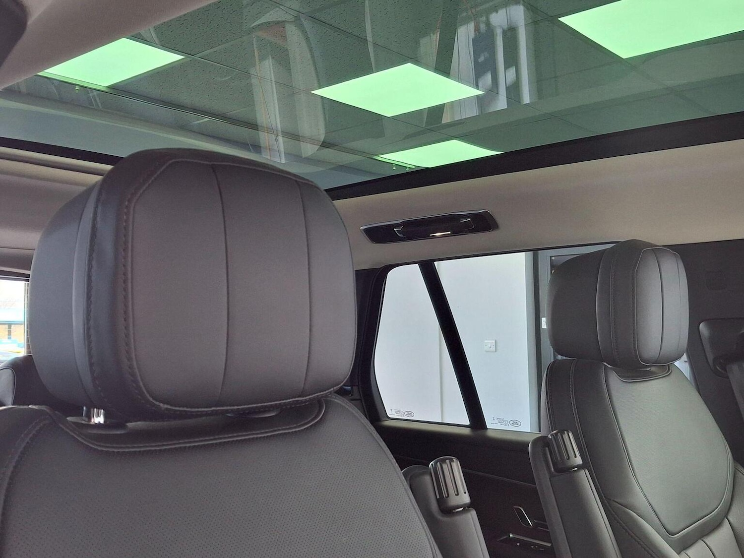 Used Land Rover Range Rover 2025 for sale - 78084551: Photo 8