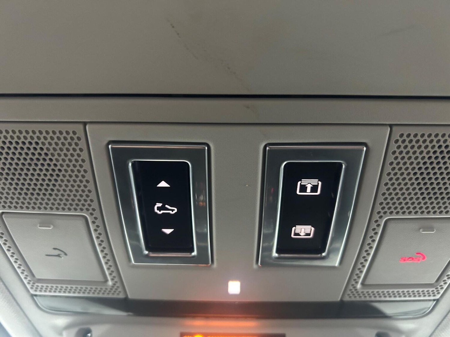 Used Land Rover Defender 2021 for sale - 76986817: Photo 13