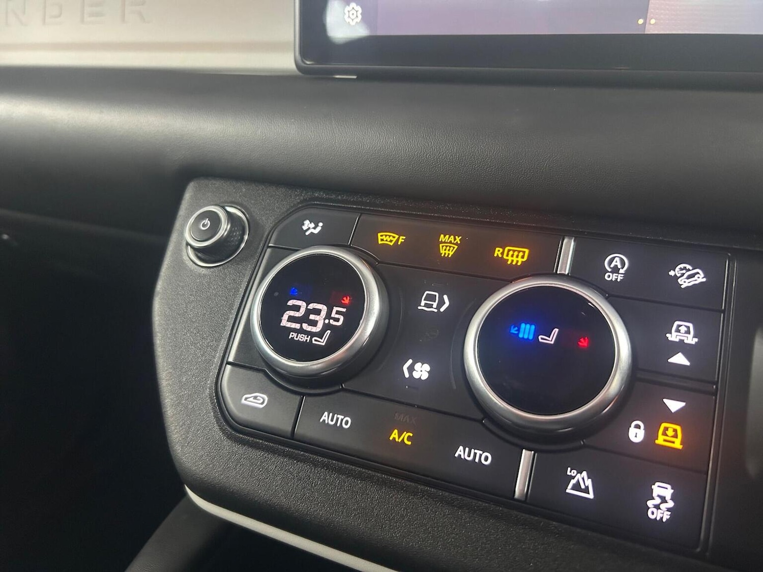 Used Land Rover Defender 2021 for sale - 76986817: Photo 16