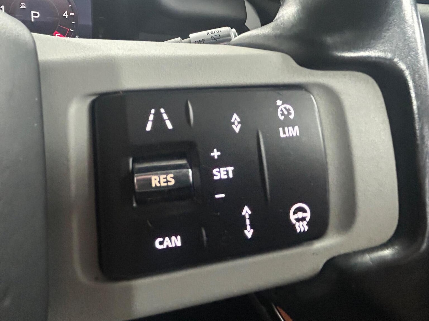 Used Land Rover Defender 2021 for sale - 76986817: Photo 17