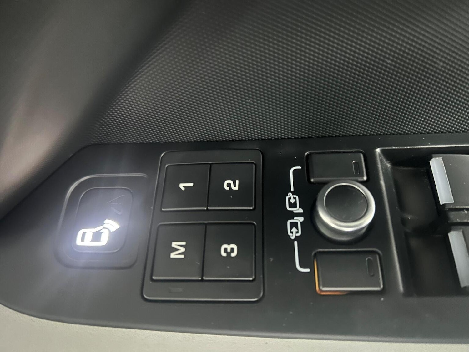 Used Land Rover Defender 2021 for sale - 76986817: Photo 20