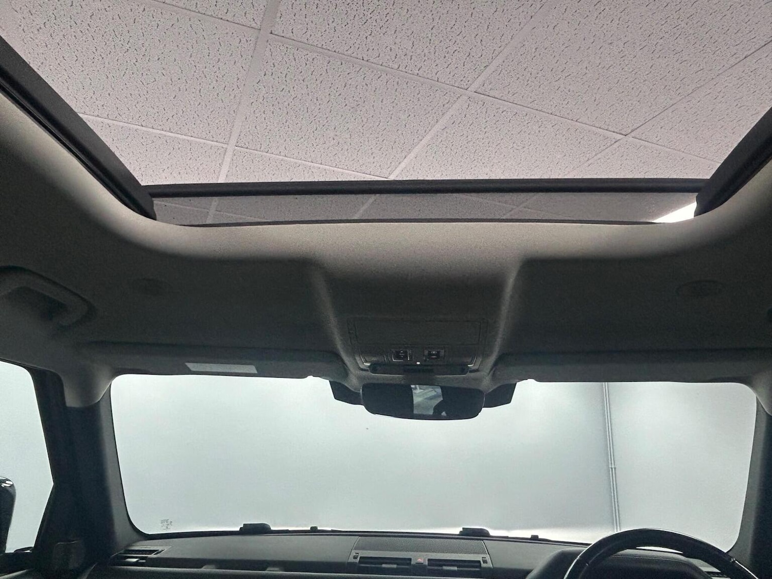 Used Land Rover Defender 2021 for sale - 76986817: Photo 40