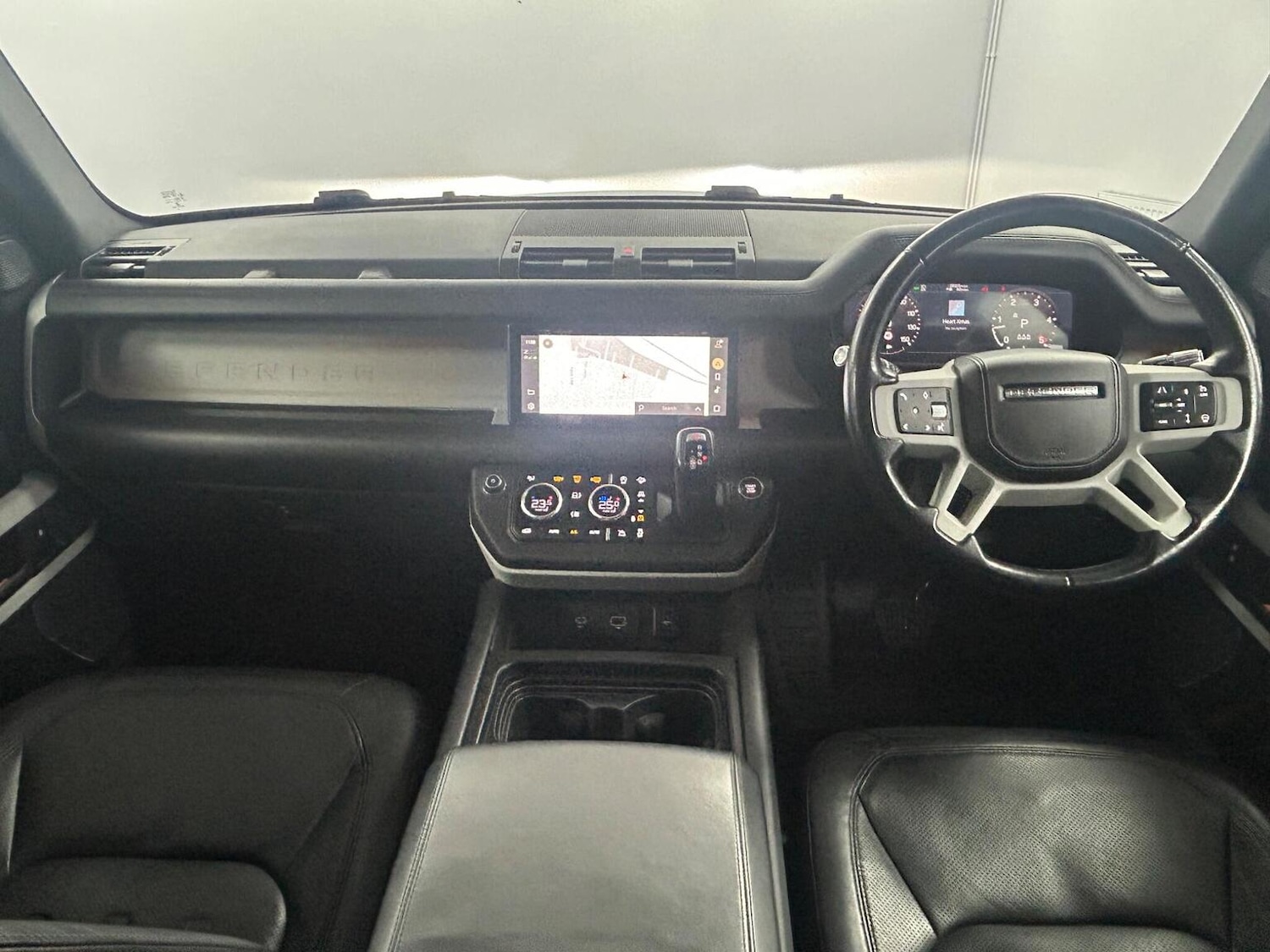 Used Land Rover Defender 2021 for sale - 76986817: Photo 9