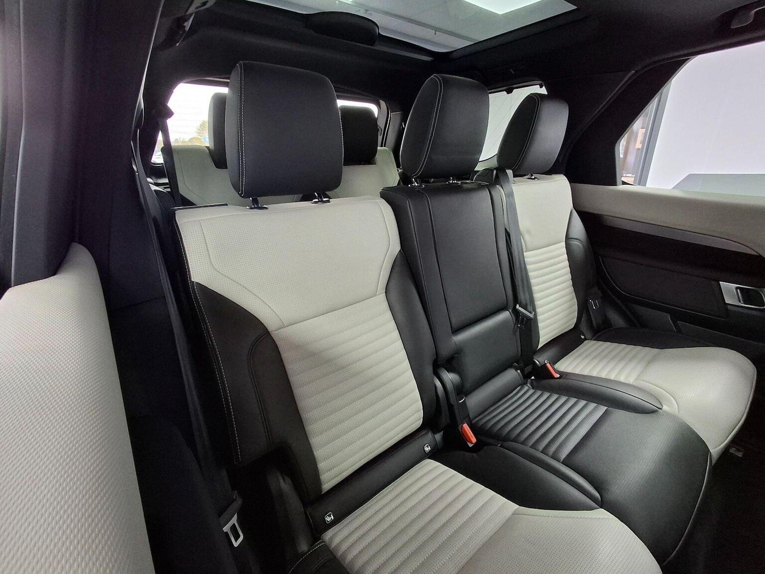 Used Land Rover Discovery 2021 for sale - 76305520: Photo 15