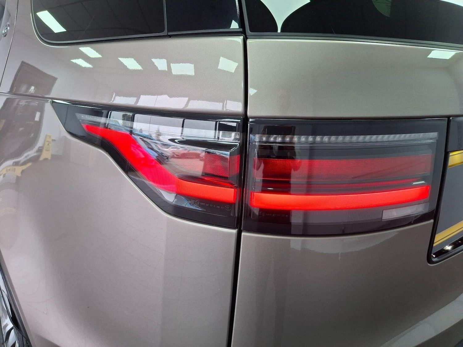 Used Land Rover Discovery 2021 for sale - 76305520: Photo 44