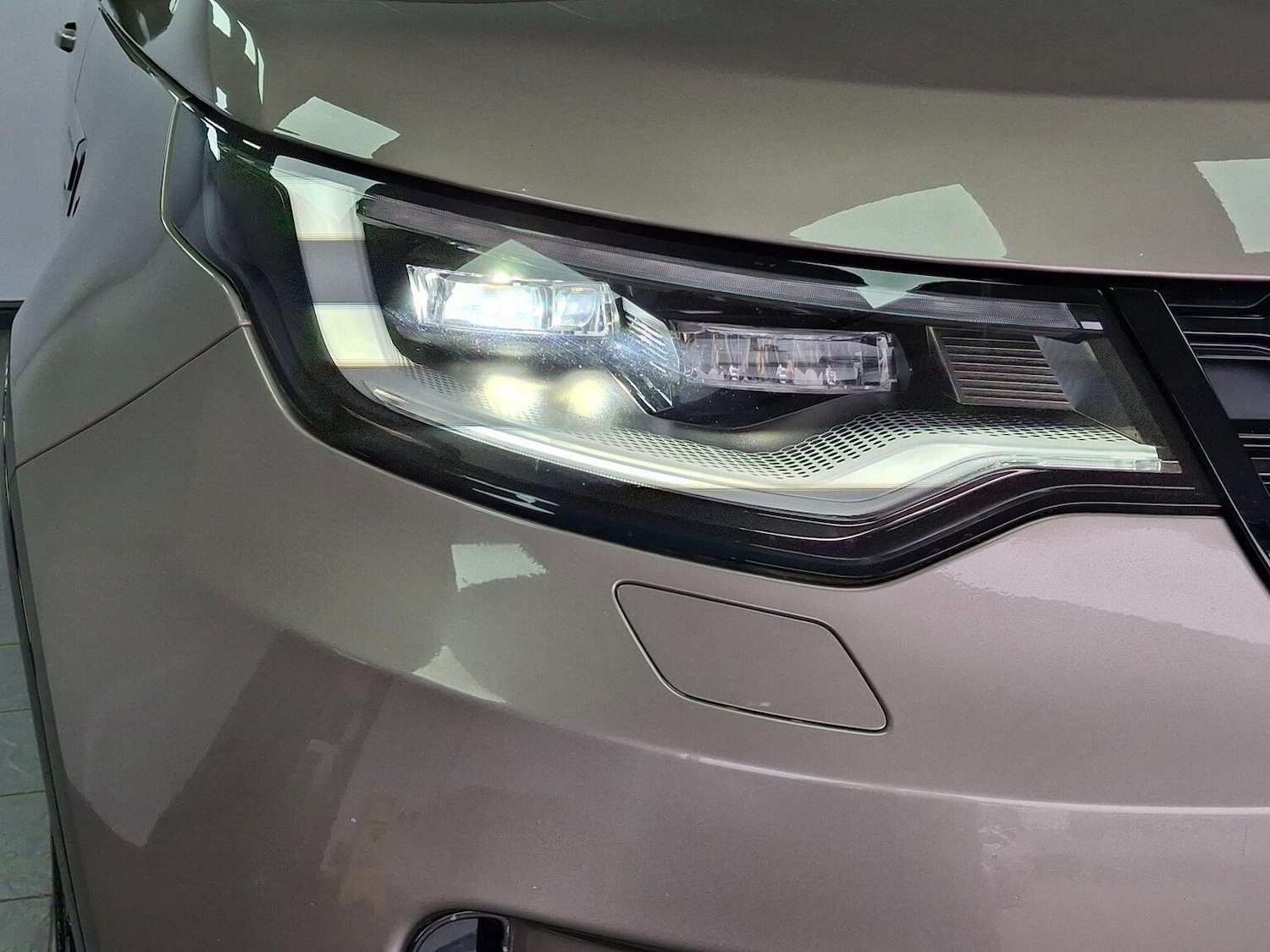 Used Land Rover Discovery 2021 for sale - 76305520: Photo 46