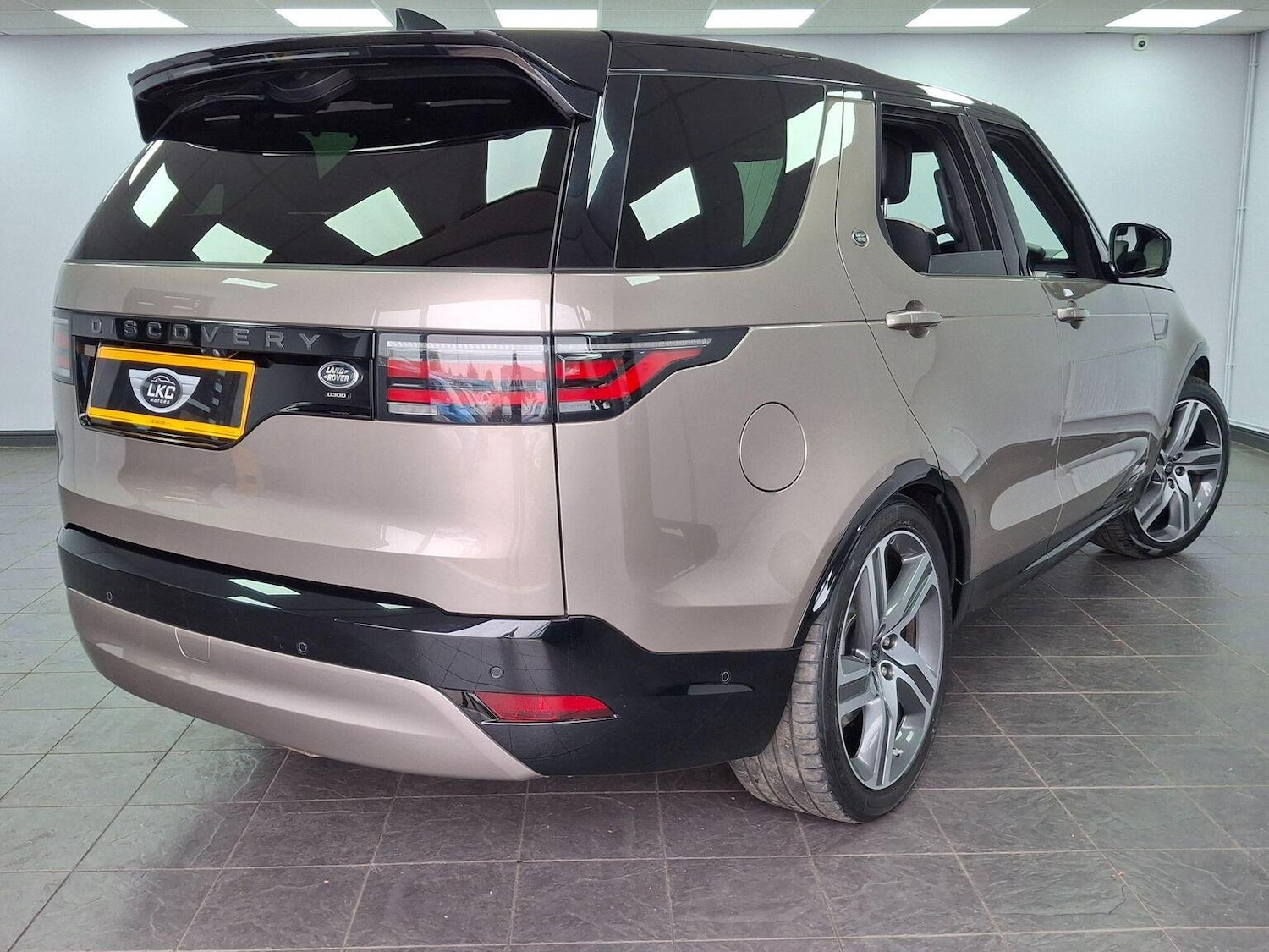 Used Land Rover Discovery 2021 for sale - 76305520: Photo 9