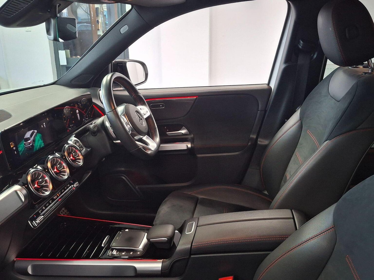 Used Mercedes-Benz GLB 2022 for sale - 76799143: Photo 32