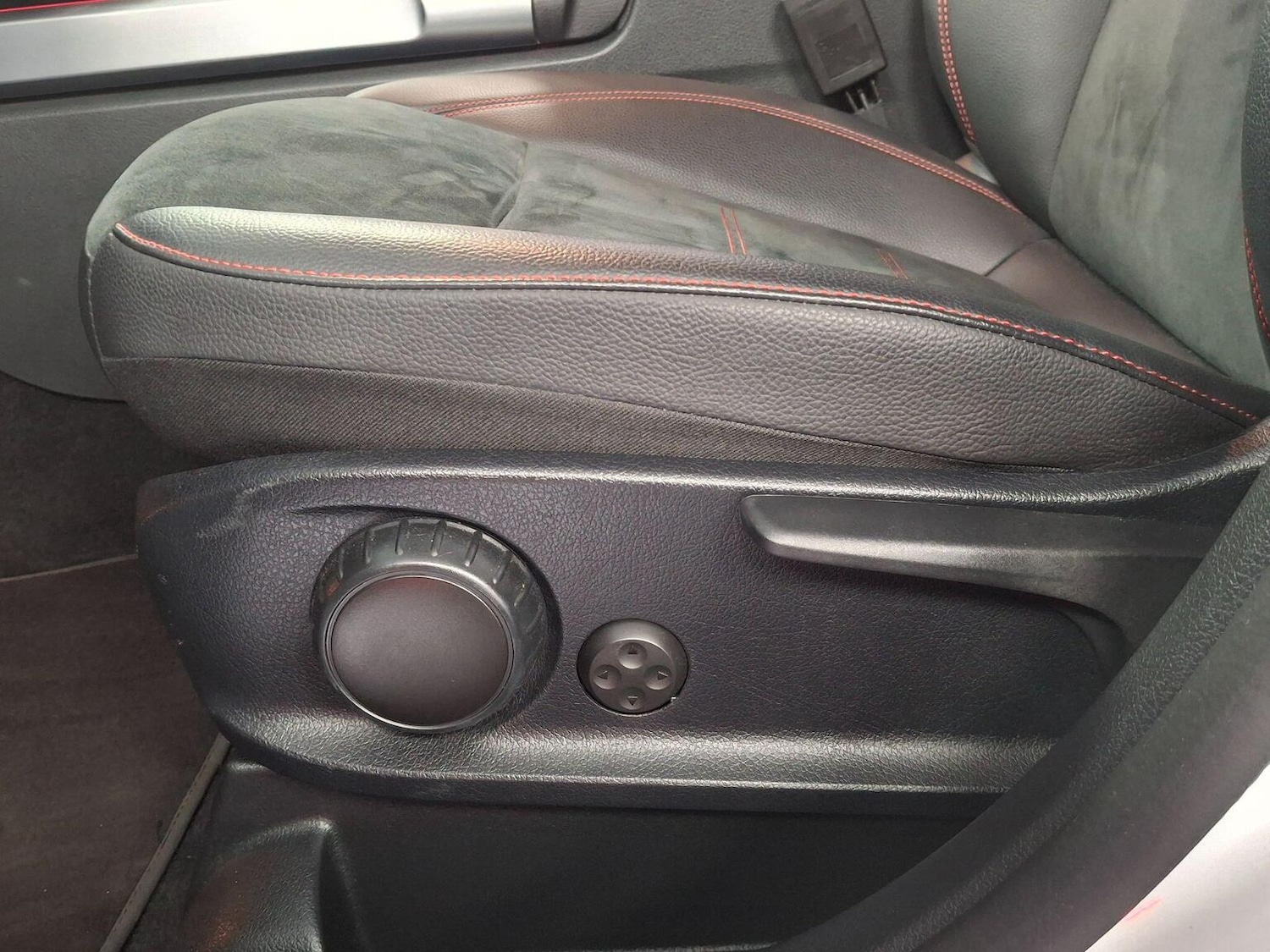 Used Mercedes-Benz GLB 2022 for sale - 76799143: Photo 60