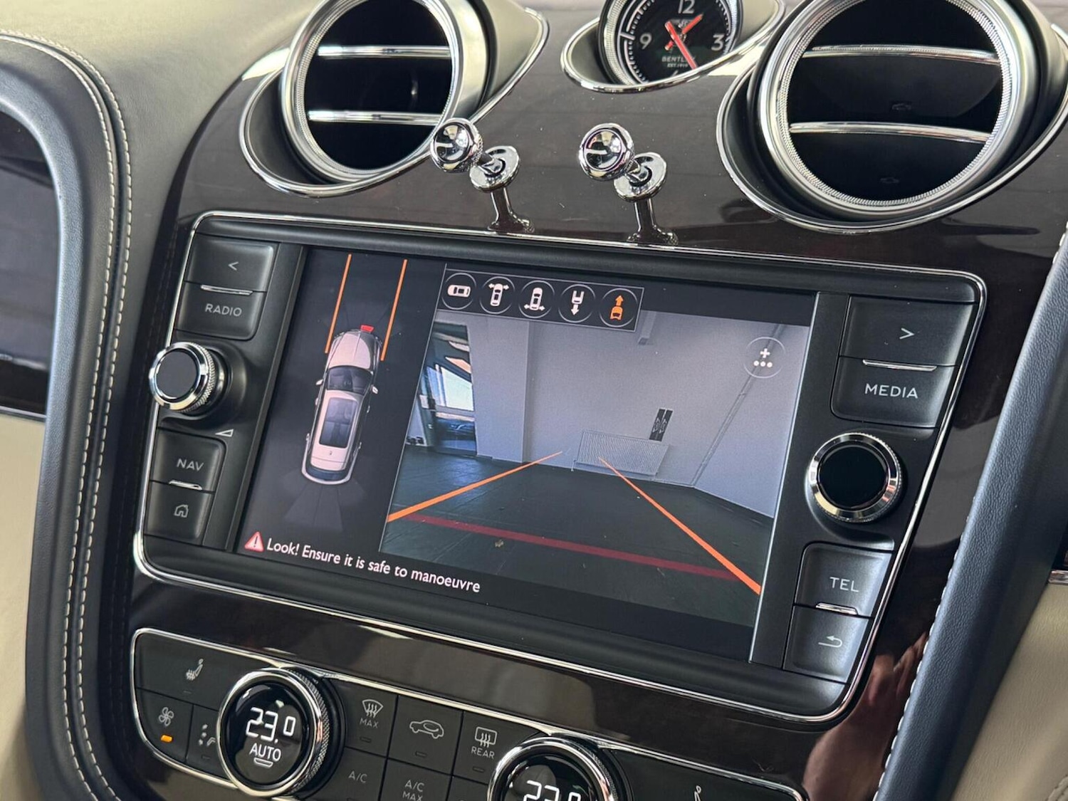 Used Bentley Bentayga 2018 for sale - 77342578: Photo 12