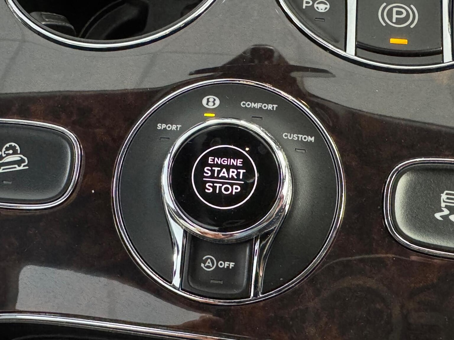 Used Bentley Bentayga 2018 for sale - 77342578: Photo 31