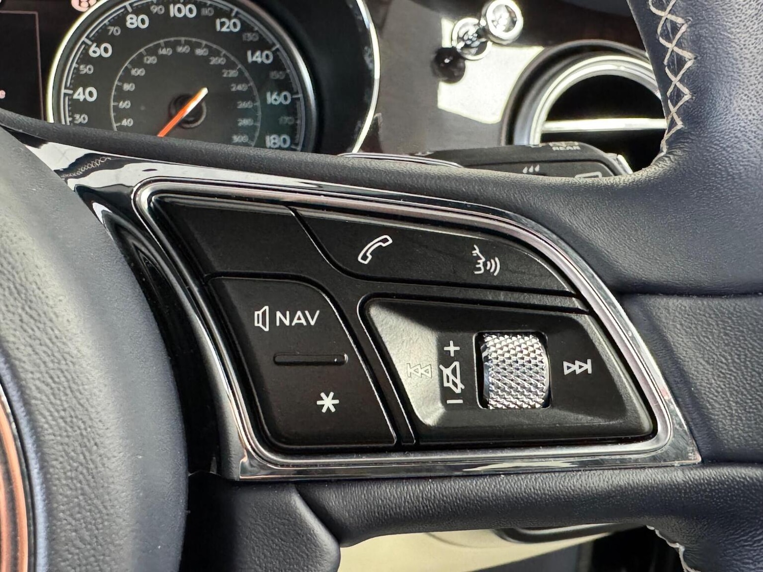 Used Bentley Bentayga 2018 for sale - 77342578: Photo 33