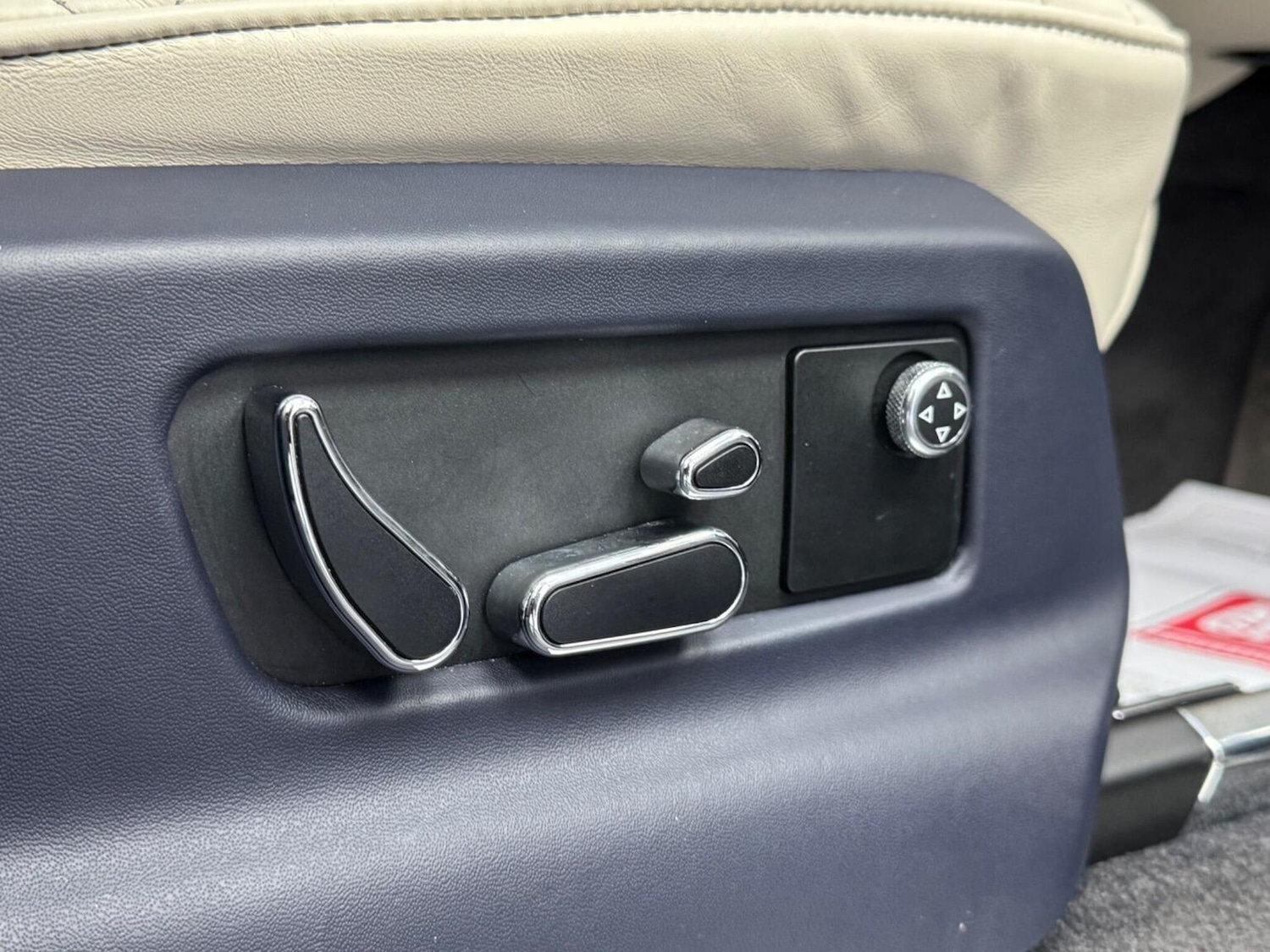 Used Bentley Bentayga 2018 for sale - 77342578: Photo 44